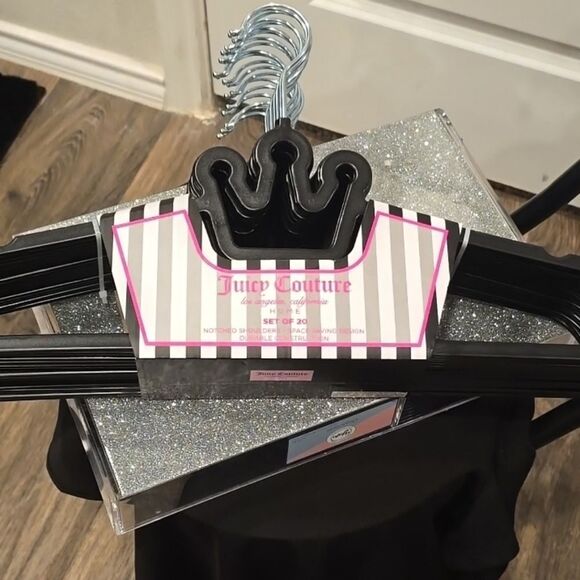 Juicy Couture Notched Shoulder Space Saving Crown Top Set of 20 Hangers- Black - Picture 5 of 12